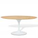 Mesa Saarinen Tulip Lateral Oval Freijó 57x38cm Base Branca
