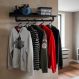 Prateleira Suporte Cabideiro de Parede Roupas e Acessórios Estilo Industrial - Preto Laca