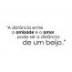 Adesivo de Parede Frase - Um Beijo - 001fr-M