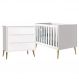 Jogo de Quarto Infantil Theo Cômoda 3 Gavetas e Berço Branco Fosco com Pés Madeira Natural - Reller Móveis