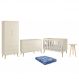 Dormitório Theo Retrô 2 Portas, Cômoda 1 Porta, Berço, Mesa de Apoio Areia Fosco com Pés Madeira Natural e Colchão - Reller Móveis