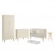 Dormitório Infantil Theo 2 Portas, Cômoda 6 Gavetas, Berço, Mesa de Canto Areia Fosco com Pés Madeira Natural e Colchão - Reller Móveis