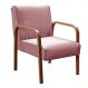 Poltrona Decorativa Anita Braço Madeira - Veludo Rosê
