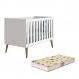 Berço Mini Cama Theo Retrô Branco Fosco com Pés Amadeirado e Colchão D18 - Reller Móveis
