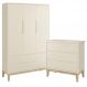 Jogo de Quarto Classic Guarda Roupa 3 Portas e Cômoda 3 Gavetas Areia Fosco com Pés Madeira Natural - Reller Móveis