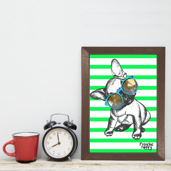 Quadro Decorativo com Moldura Marrom Cachorro Puggy 33x43cm