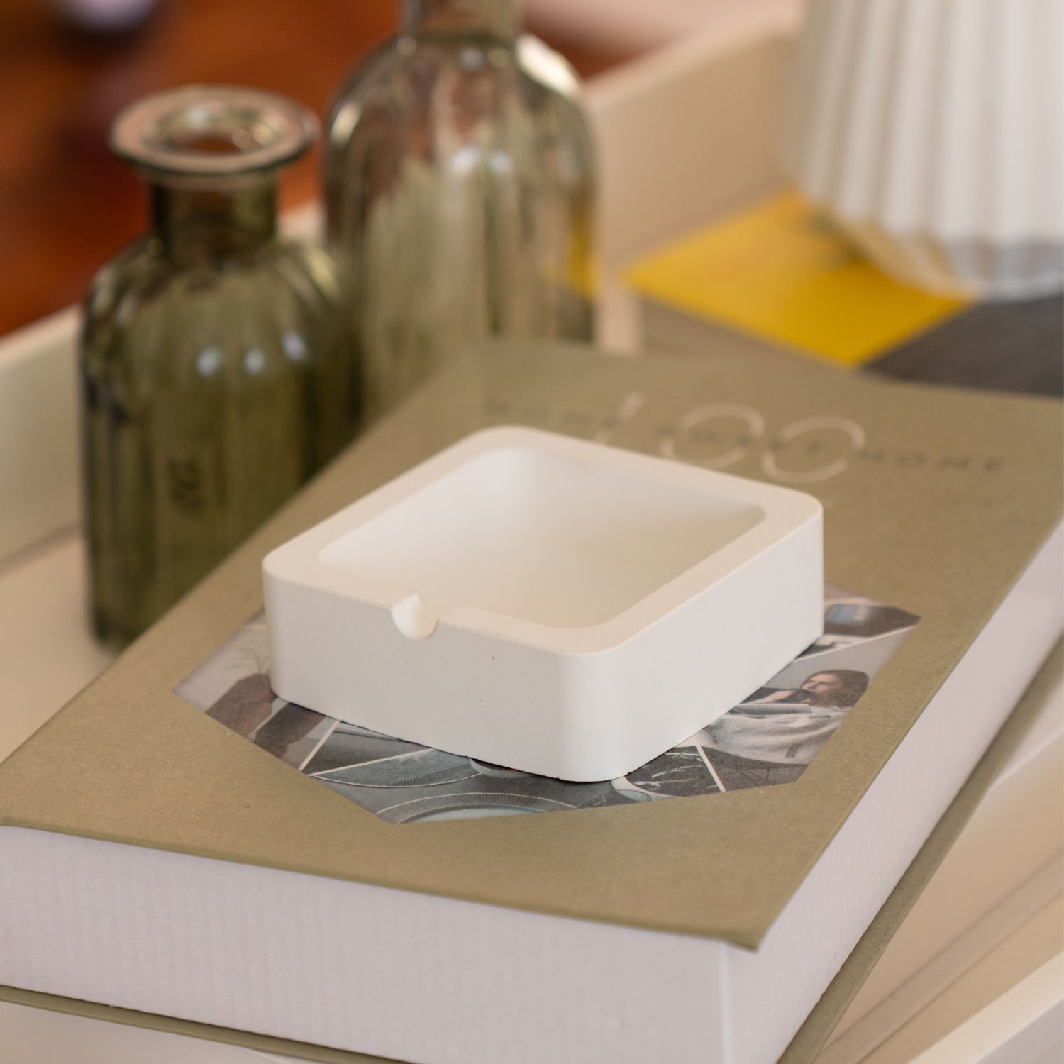 Cinzeiro Quadrado 9cm Aleta Artesanal Em Cimento - Branco