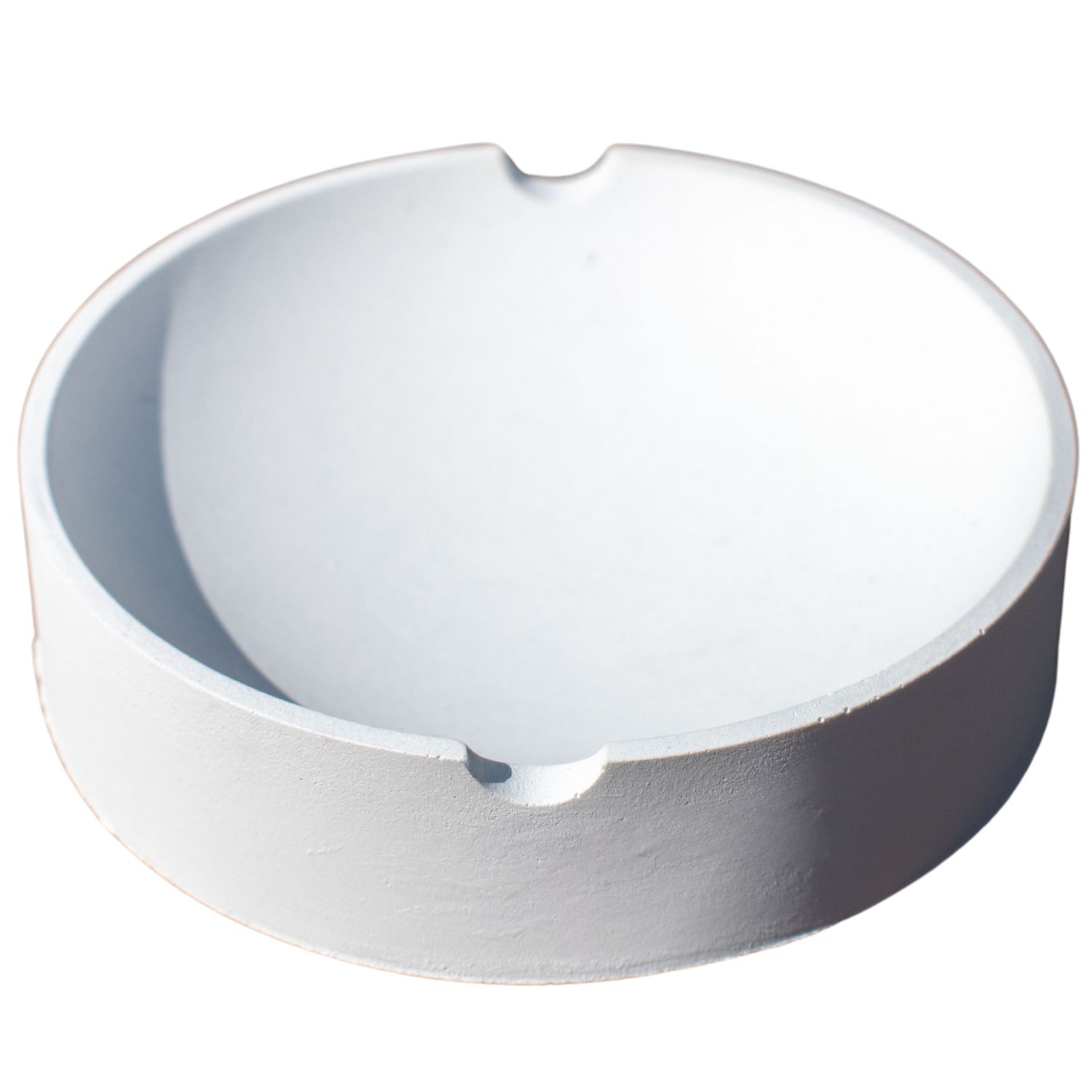 Cinzeiro Redondo 10,5cm Aleta Artesanal Em Cimento - Branco