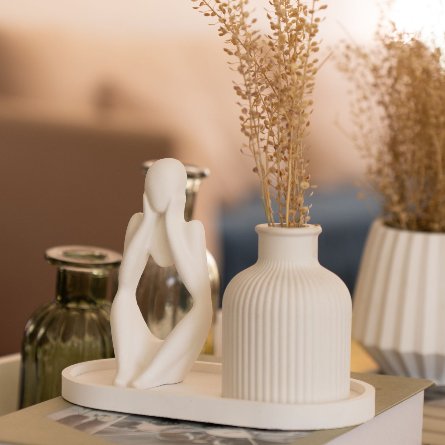 Estatua Decorativa Pensadora Ana 12,5cm Artesanal Em Cimento - Branco