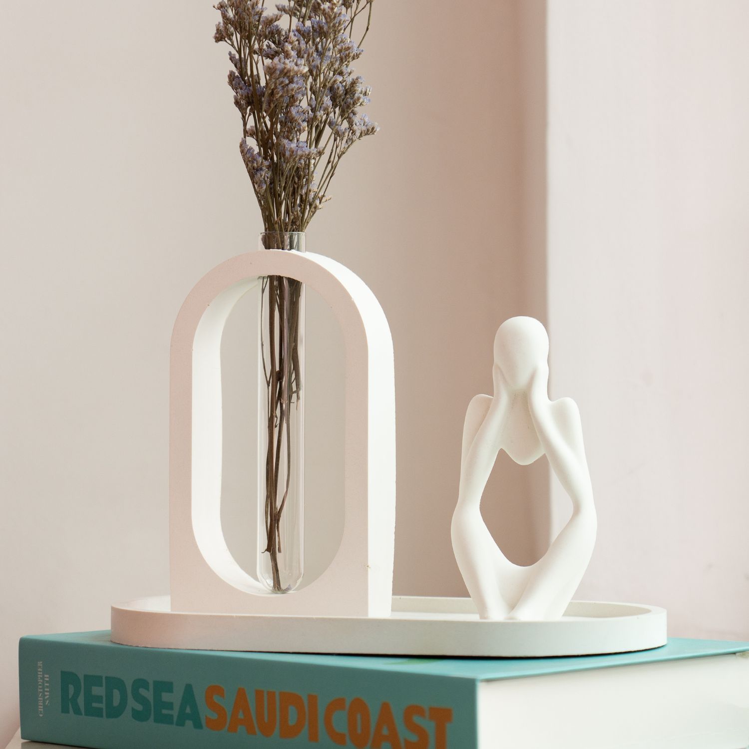 Estatua Decorativa Pensadora Ana 12,5cm Artesanal Em Cimento - Cinza