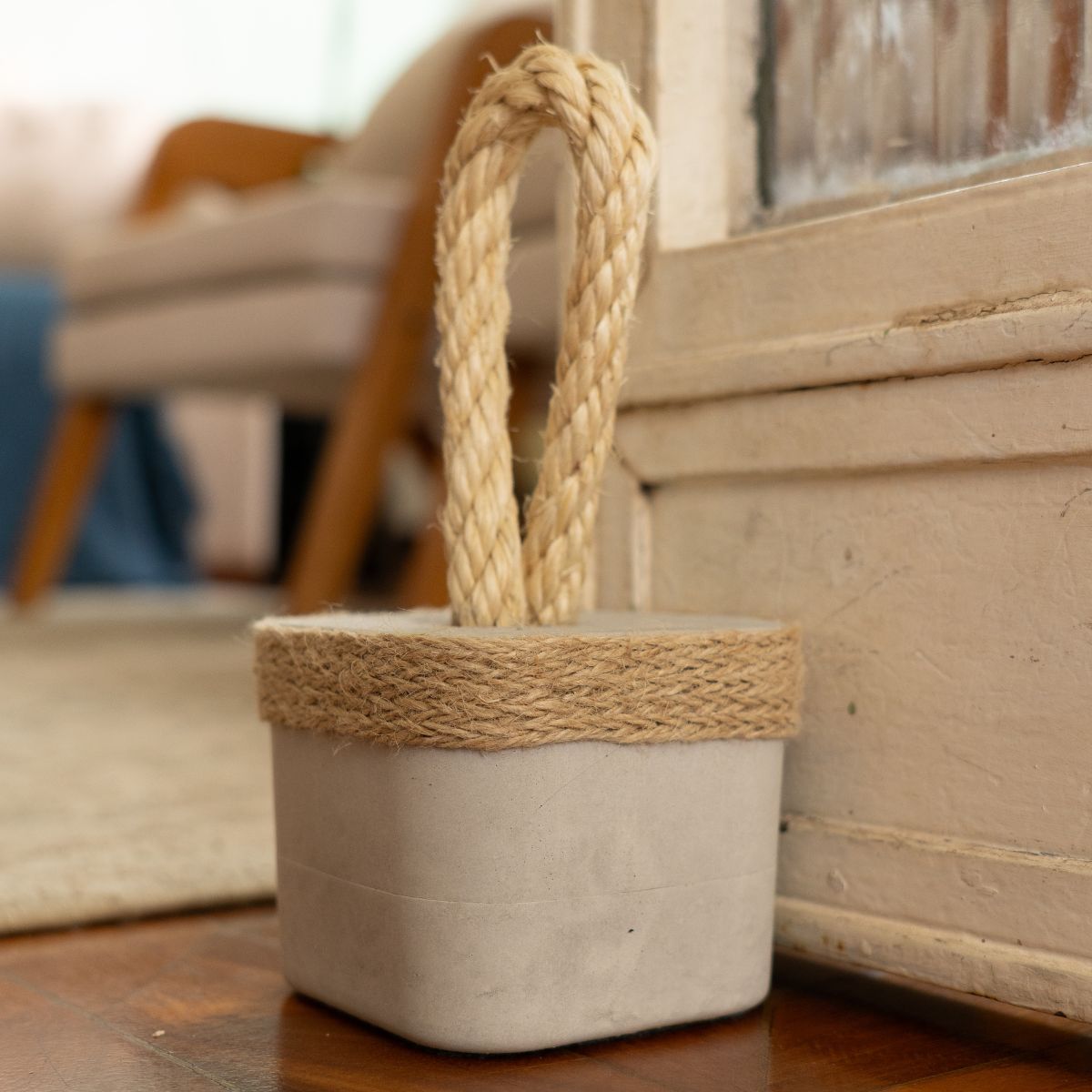 Peso de Porta Artesanal Cubo 1,5Kg Concreto com Base Anti Risco - Corda