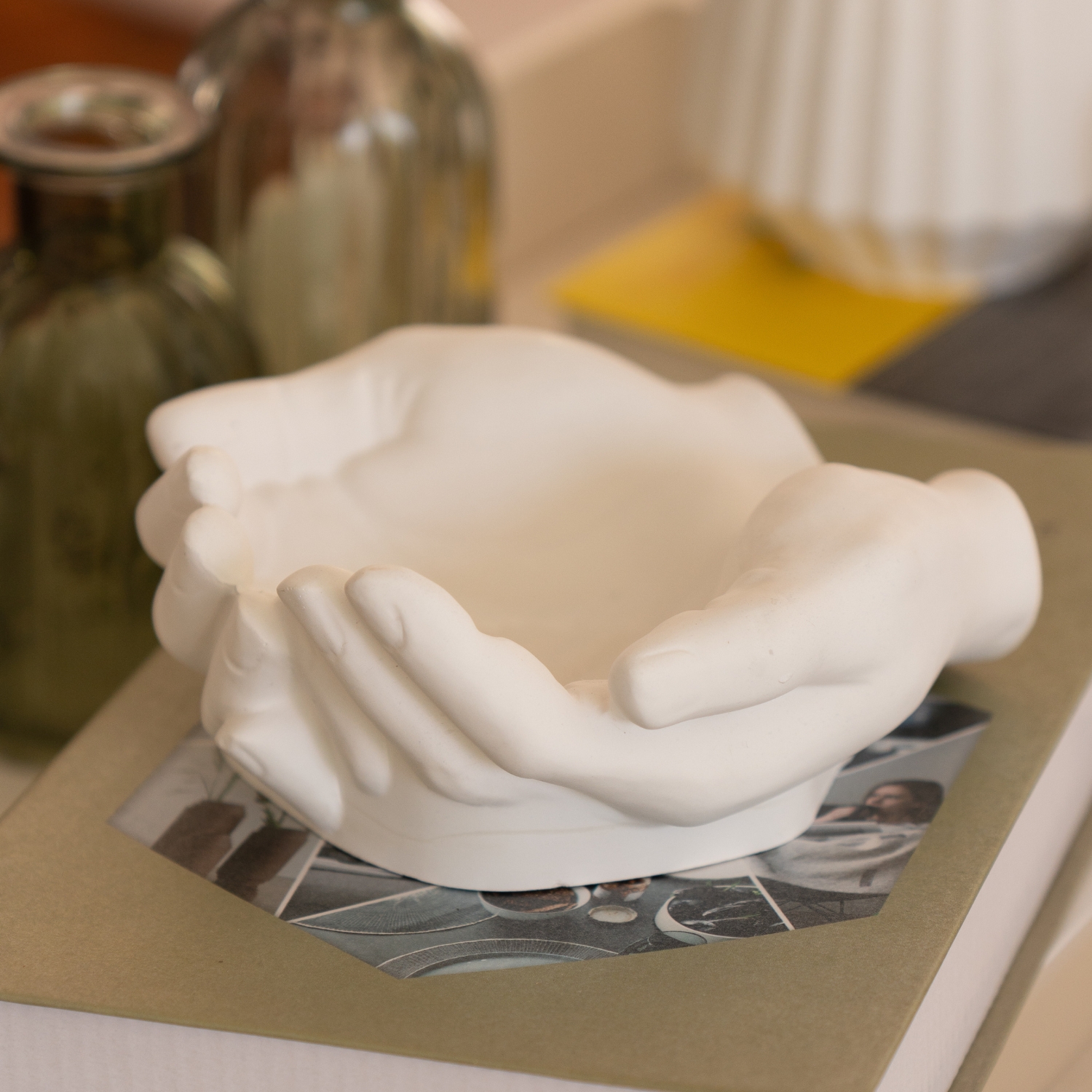 Porta Objetos Decorativo Mãos 15,5cm em Cimento Artesanal - Branco