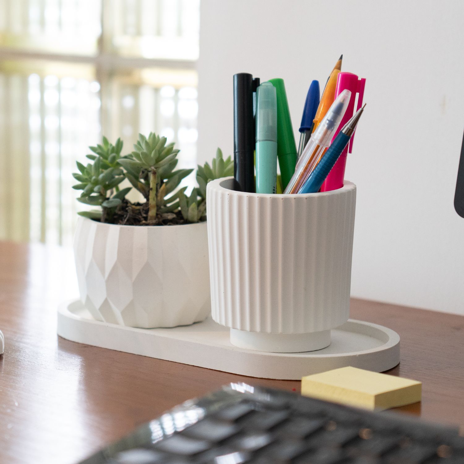 Vaso Decorativo Garrafa Grécia 9,5cm Cimento Artesanal - Branco