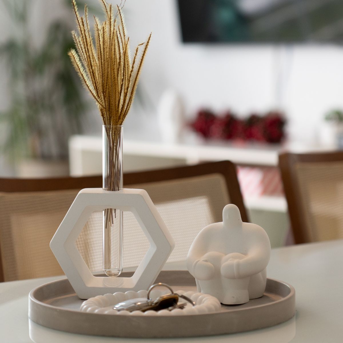 Vaso Decorativo Solitário Hexa 16,5cm Artesanal em Cimento - Palha