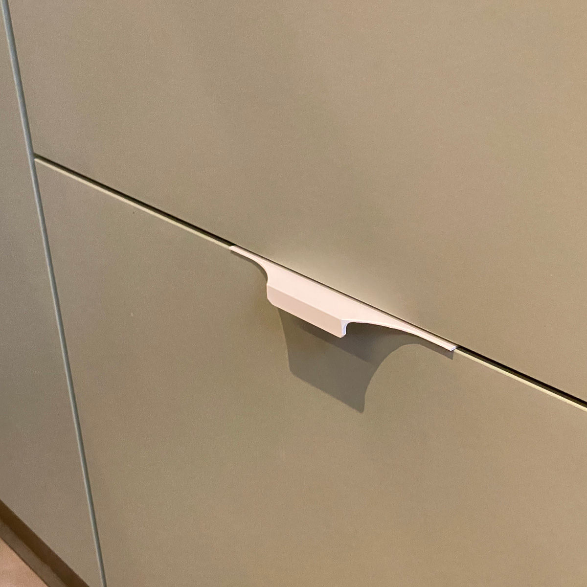 Kit 10 Puxadores para Móveis Clean Cava Alumínio Branco 200mm Aluminium Decor