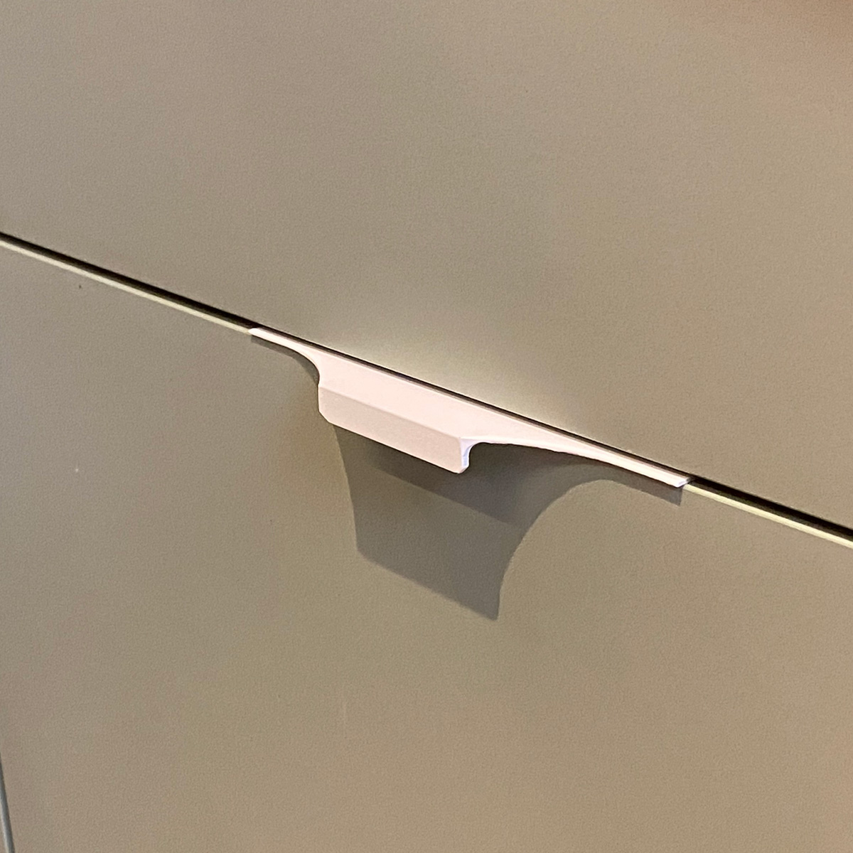 Puxador para Móveis Clean Cava Alumínio Branco 180mm Aluminium Decor