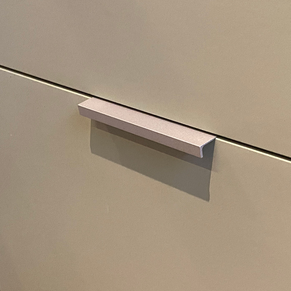 Puxador para Móveis Clean Reto Alumínio Prata 125mm Aluminium Decor