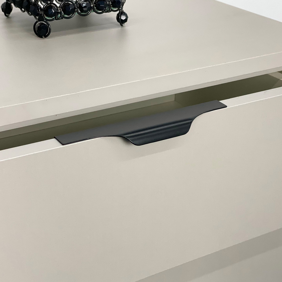 Puxador para Móveis Wave Cava Alumínio Preto 180mm Aluminium Decor