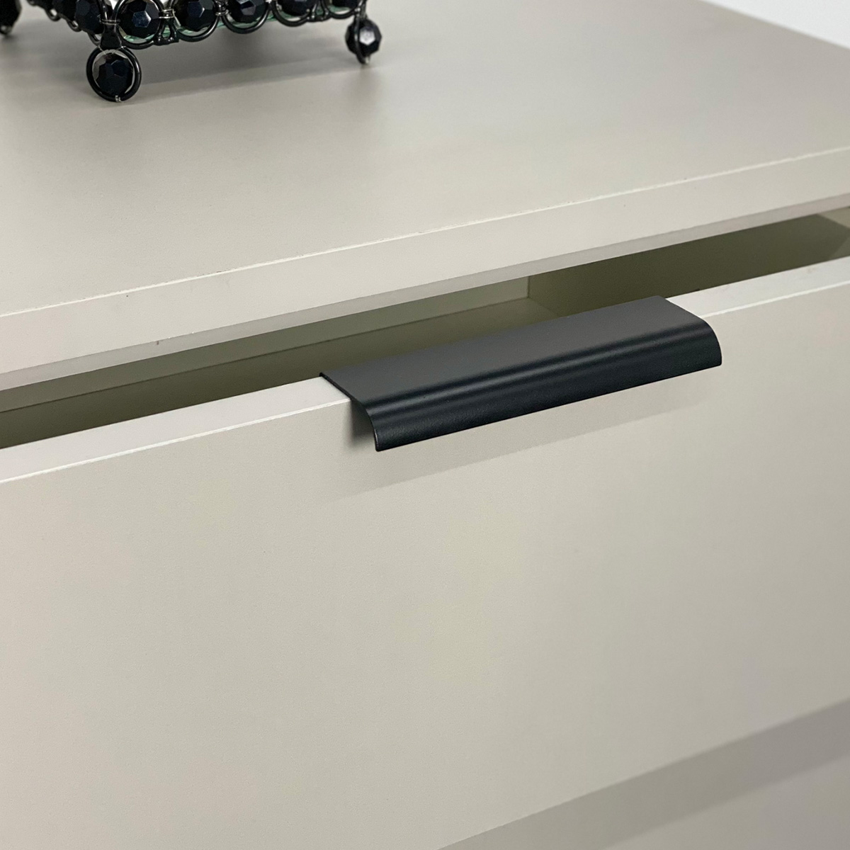 Puxador para Moveis Wave Reto Aluminio Preto 125mm Aluminium Decor