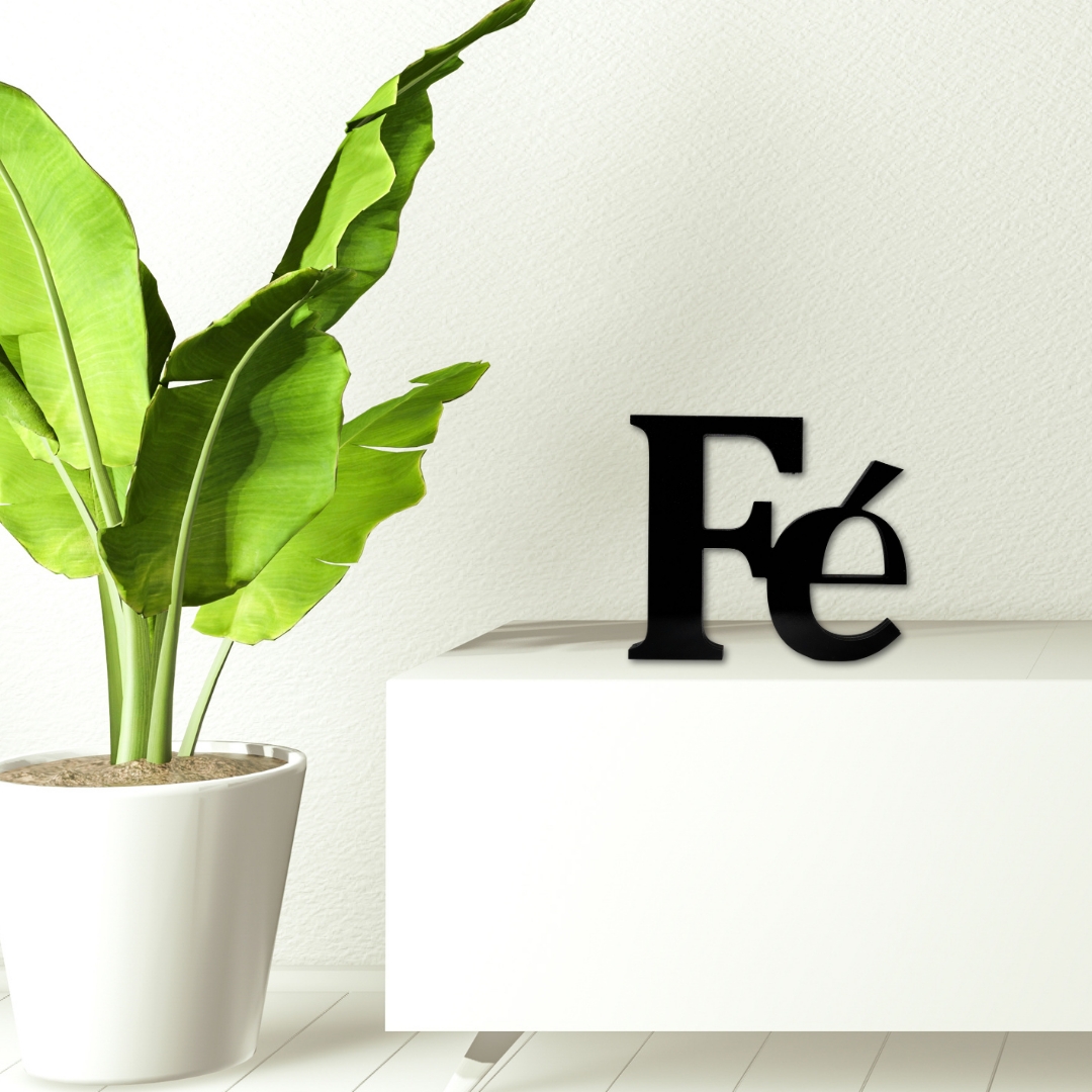 Palavra Decorativa de Mesa Fé Plástico Pvc 23x16 cm