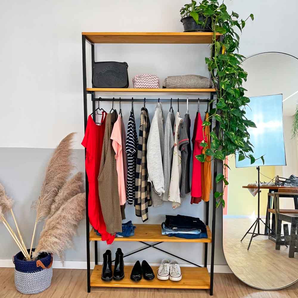 Arara de Roupas Middle Style Industrial Ample Nozes e Preto