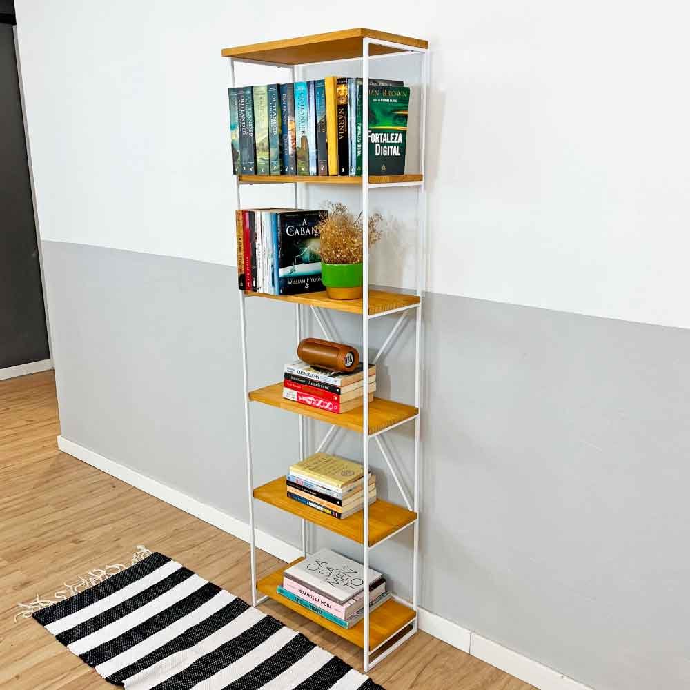 Estante Torre Industrial de Ferro e Madeira Slim 6 Prateleiras Nozes e Branco