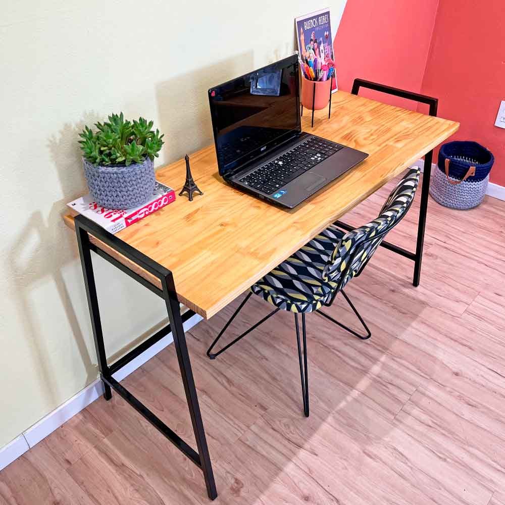 Mesa Escritório de Ferro e Madeira Industrial Steel 124cm Nozes e Preto