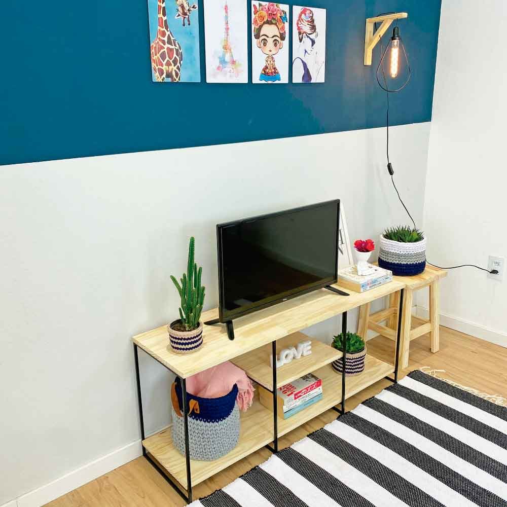 Rack de TV Industrial de Ferro e Madeira  1,20m Natural e Preto