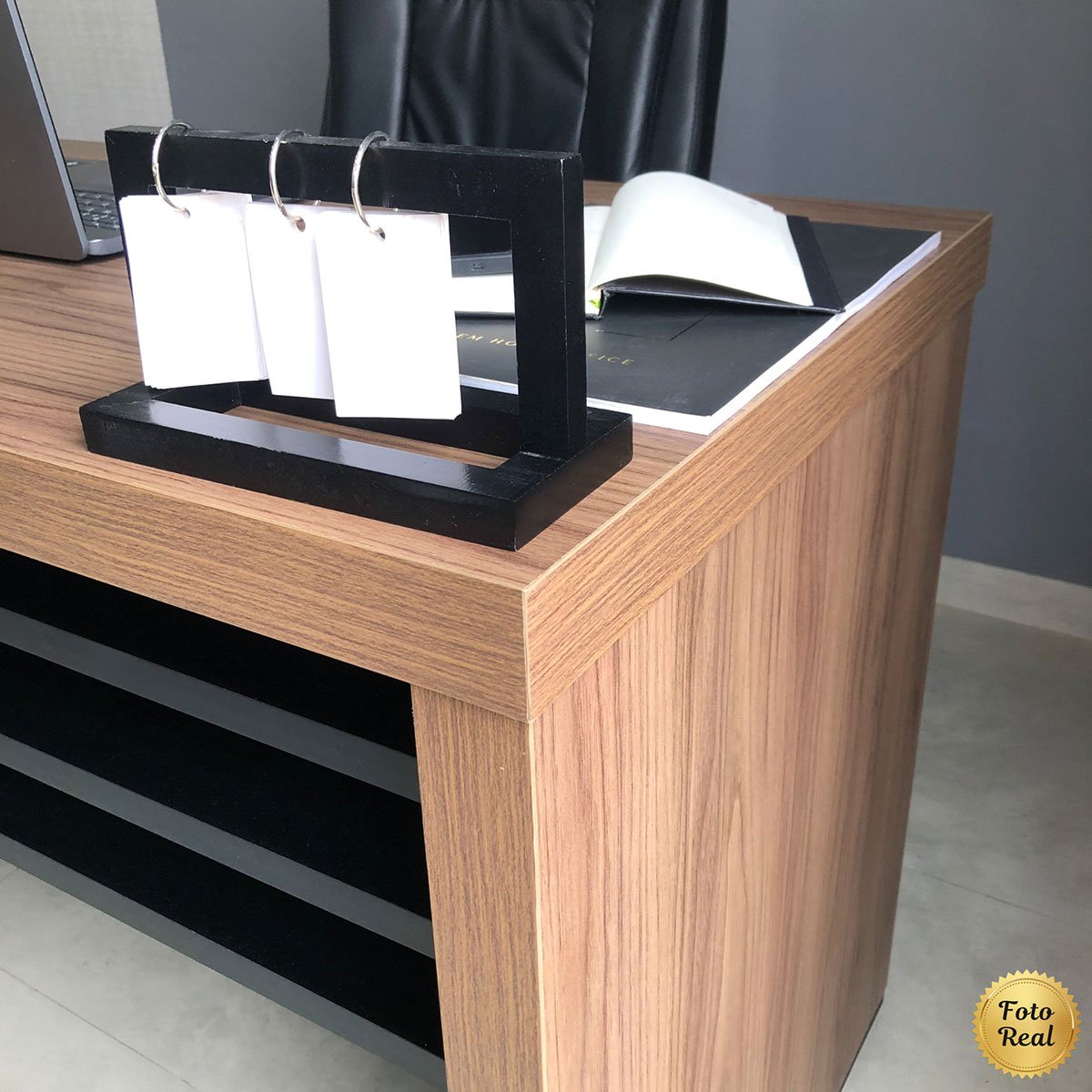 Mesa para Escritório Escrivaninha 135 cm  Nogal/Preto