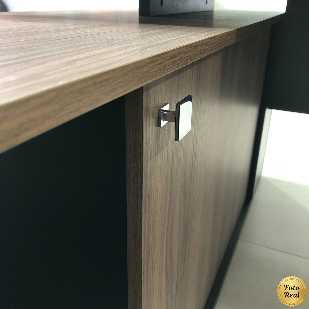 Mesa para Escritório em L Diretor com 1 Porta de Correr Nogal/Preto