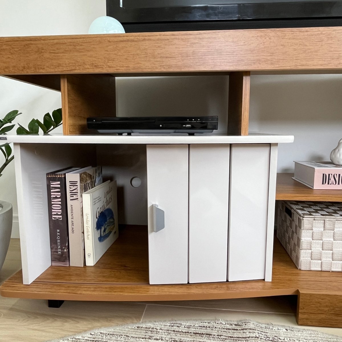 Rack Royal Para Tv 50" com 3 Nichos e 1 Porta Cinamomo/Off White