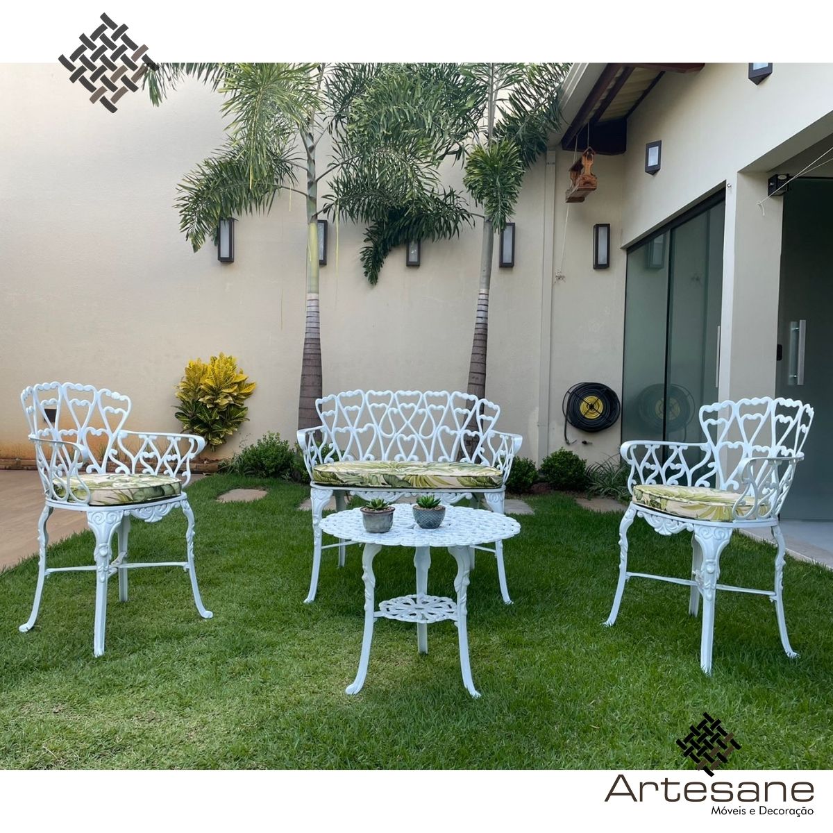 Conjunto Viena (01 Mesinha + 02 Poltronas + 01 Banco 2 Lugares) Alumínio Fundido Jardim Varanda Piscina Área Gourmet Área Externa Artesane Móveis