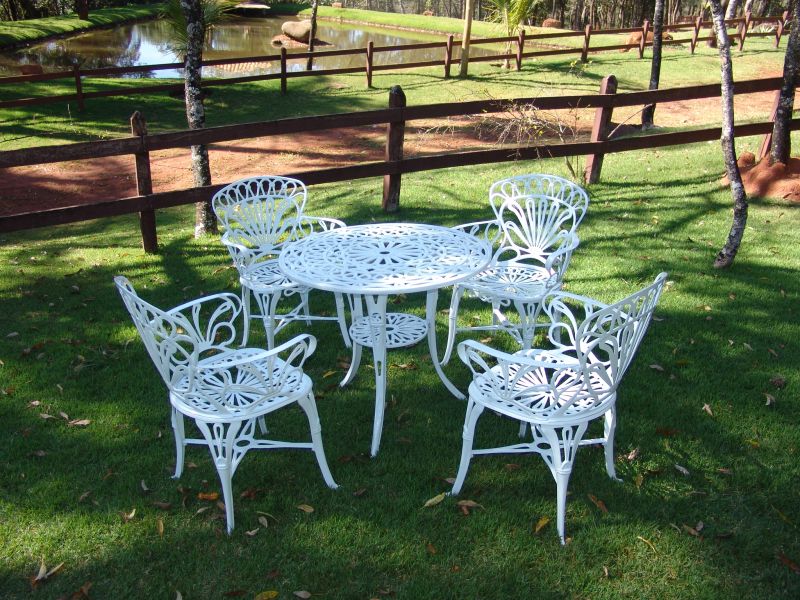 Conjunto de Mesa e Cadeiras Primavera Jardim Varanda Piscina Hotel Pousada
