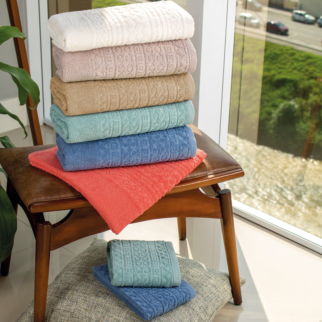 Toalha de Banho Cosmopolitan 435g/m² 100% Algodão 70x135 Sorvete de Uva