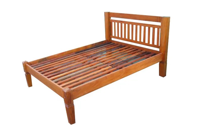 Cama de Casal Format em Madeira de Demolição - REF 1237