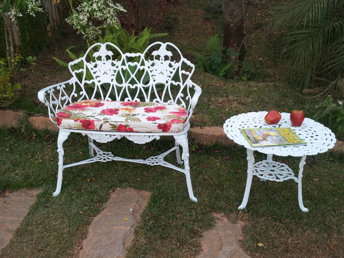Conjunto Banco e Mesa Floral em Alumínio Fundido - REF2046