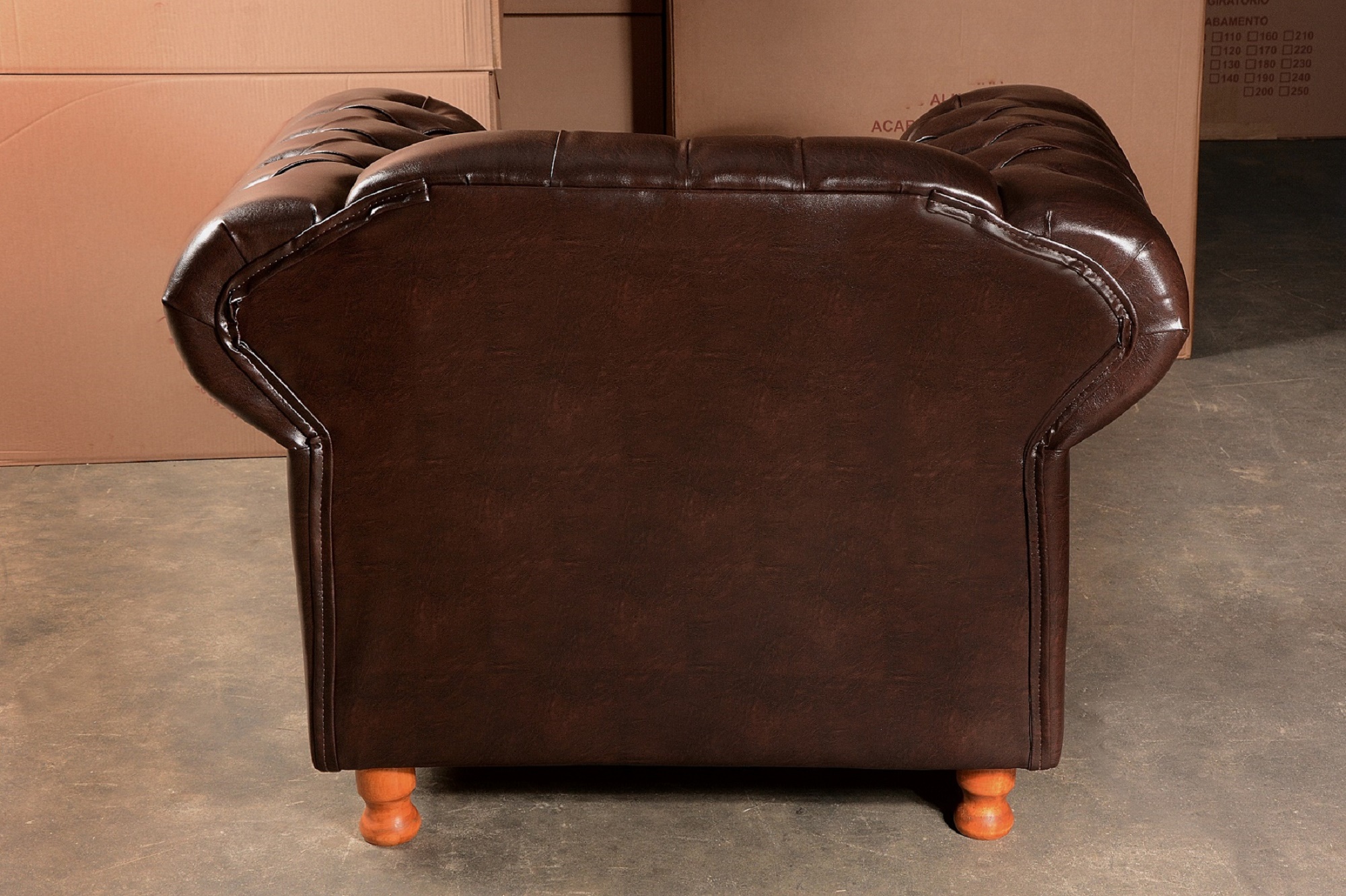 Conjunto Sofá 3 Lugares Chesterfield Capitonê E 2 Poltronas Luís Xv - Couríssimo Café