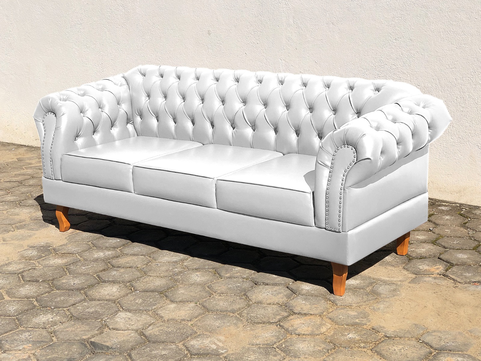 Conjunto Sofá Chesterfield 3 Lugares E 2 Poltronas Dom Pedro - Couríssimo Branco