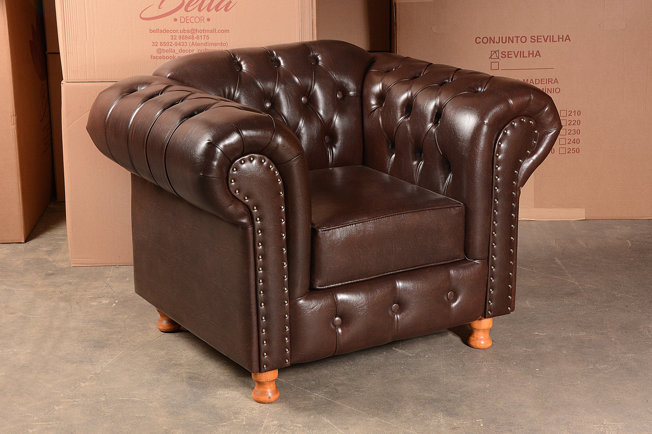 Poltrona Chesterfield Capitonê Luís Xv Com Molas - Couríssimo Marrom