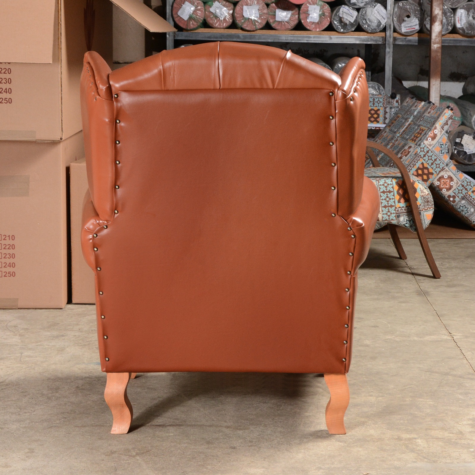 Poltrona Chesterfield Imperador Berger - Couríssimo Caramelo