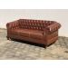 Sofá Dom Pedro Chesterfield 3 Lugares Vintage Clássico Retrô - Caramelo