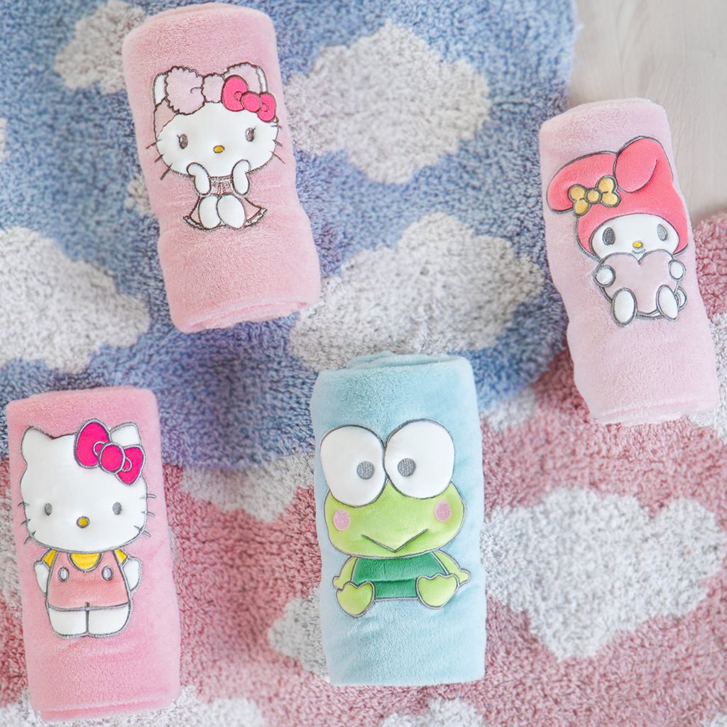 Manta com Aplique Flannel Fleece Turma da Hello Kitty 100x75 Keroppi