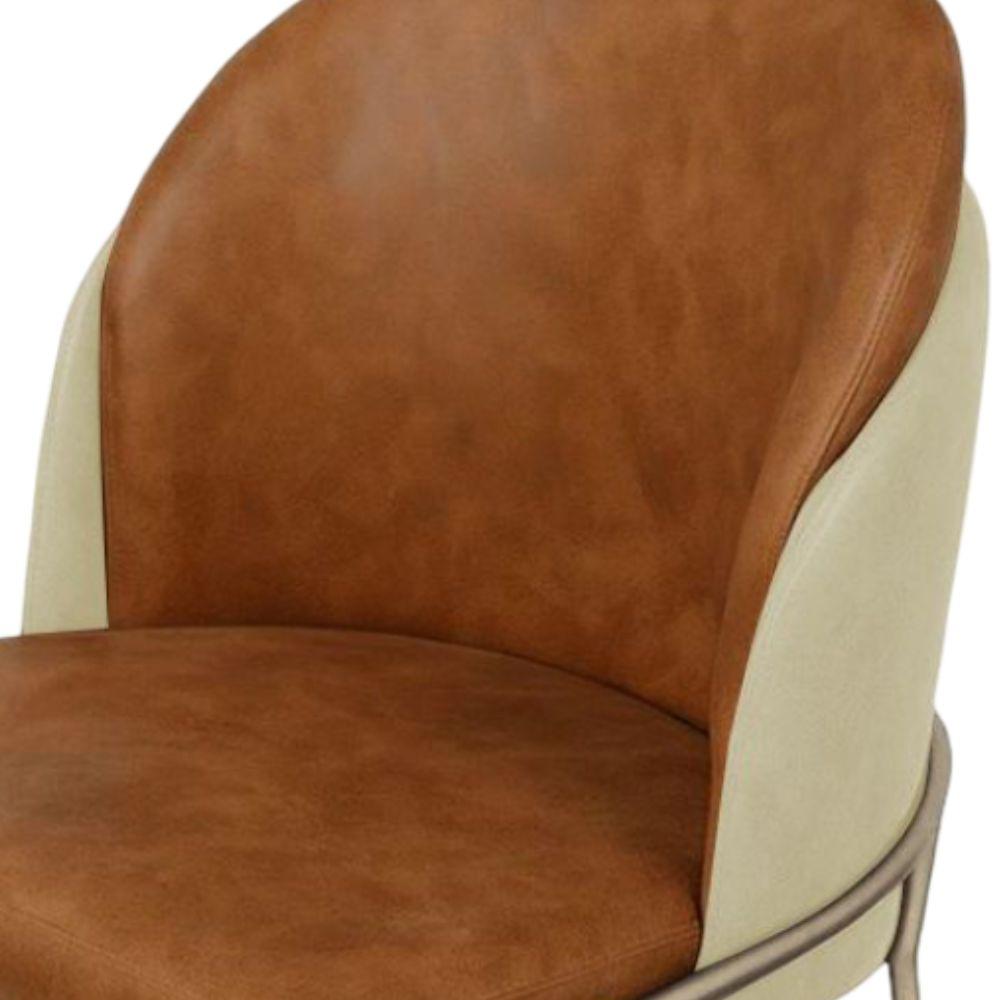 Cadeira Aurora Couro Caramelo com Pérola Metal Champanhe