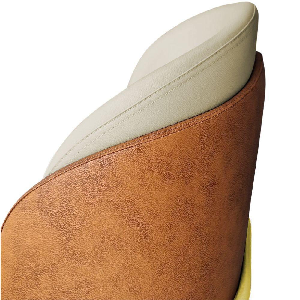 Cadeira Aurora Couro Pérola com Caramelo Metal Dourado