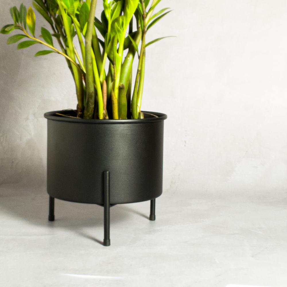 Suporte de Plantas com vaso Slim Humaitá Cor:Preto
