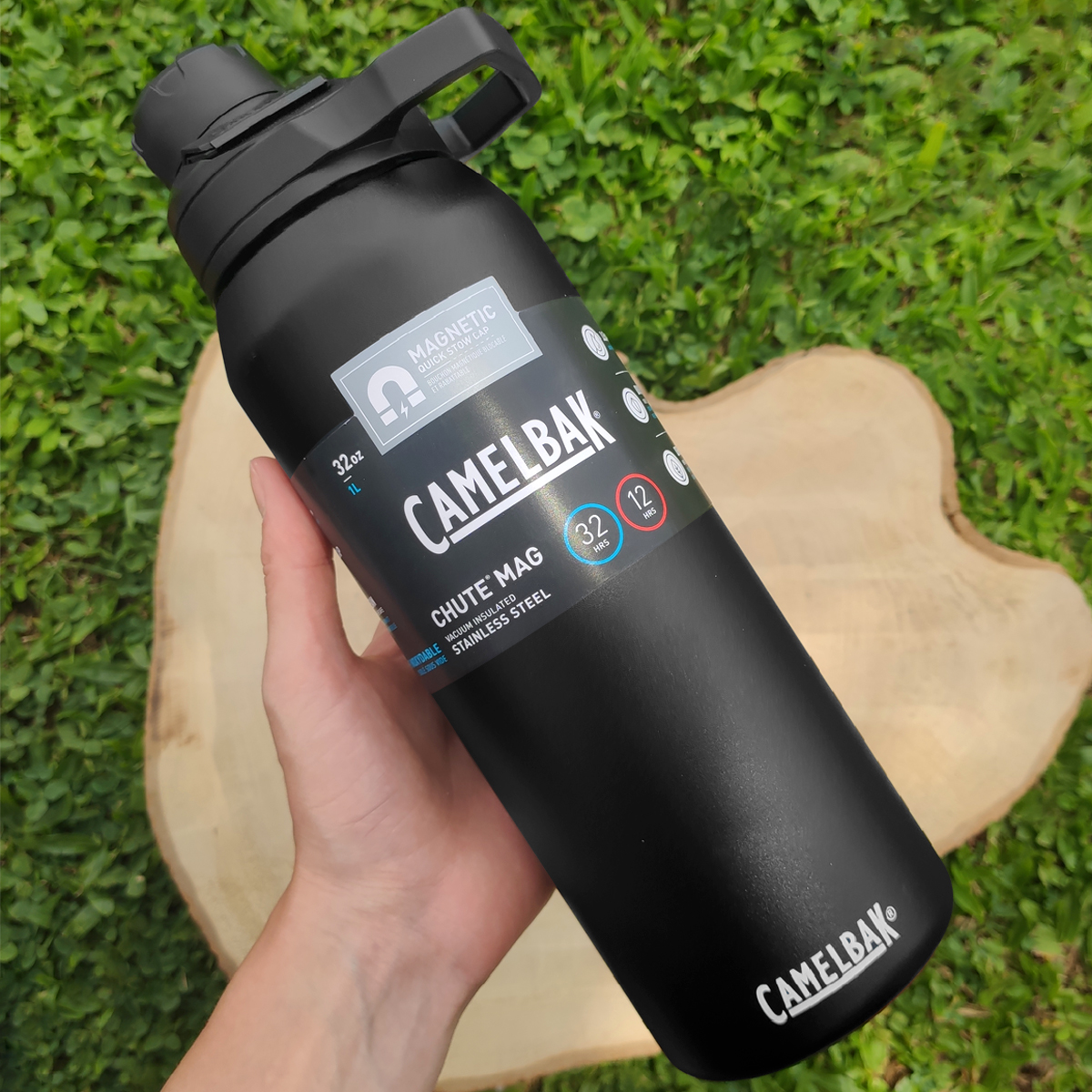 Garrafa Térmica 1L Chute Mag Vacuum Camelbak Inox Tampa Com Dupla Abertura Preta