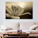 Quadro Decorativo Floral Fotografico Lirio Sepia, Tela em Canvas na Horizontal ideal para ambiente de Sala de estar, jantar, reuniões, Quarto e Hall de entrada