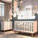 Quarto de Bebê Lígia Retrô Berço 3 em 1 Ludmila Cômoda 4 Gavetas com Porta Branco com Bétula Carolina Baby