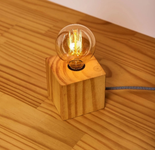 Luminária cubo madeira pinus