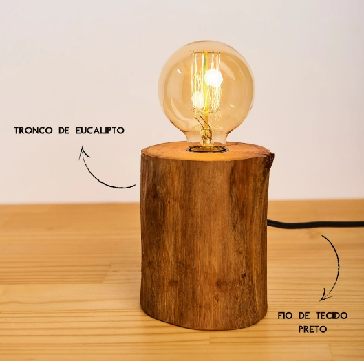 Luminária de mesa tronco de eucalipto